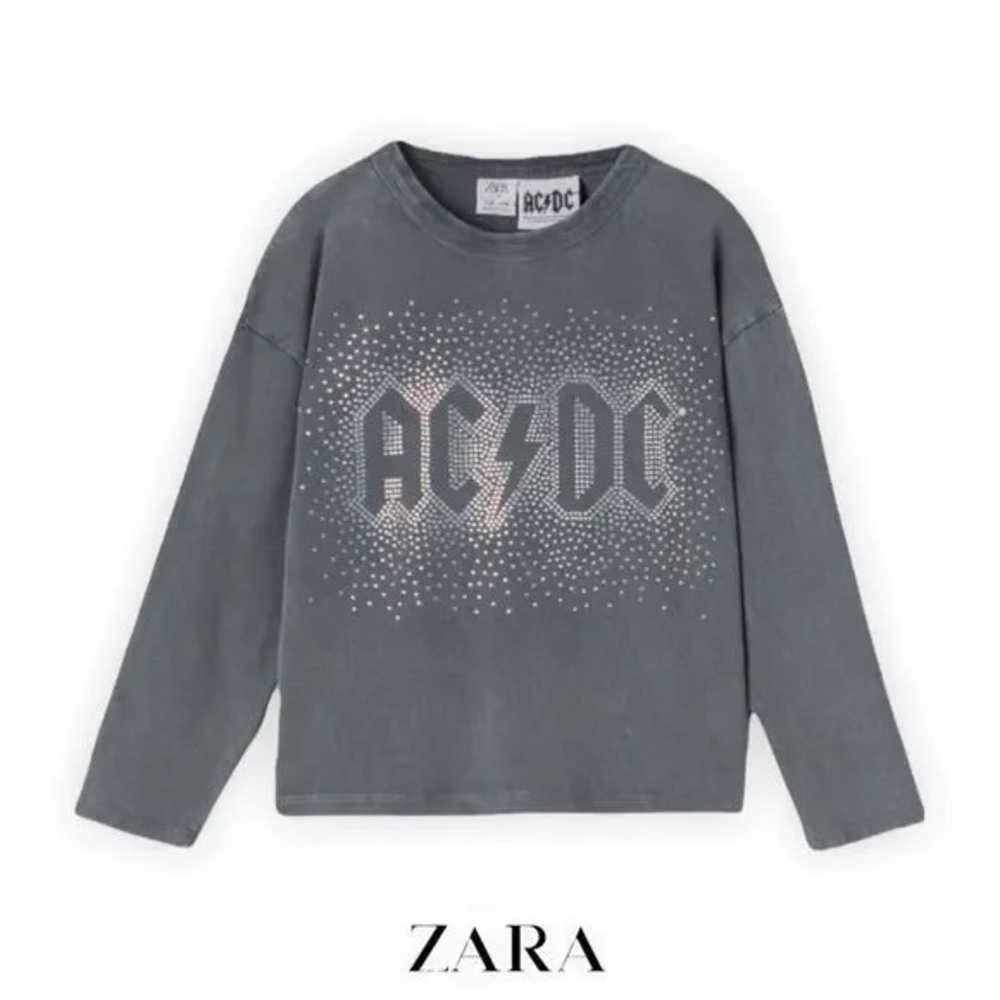 Calling all ROCKSTARS in training!👩🏼‍🎤 Girls AC/DC tee